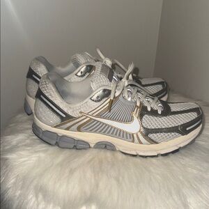 Nike Vomero Size 12